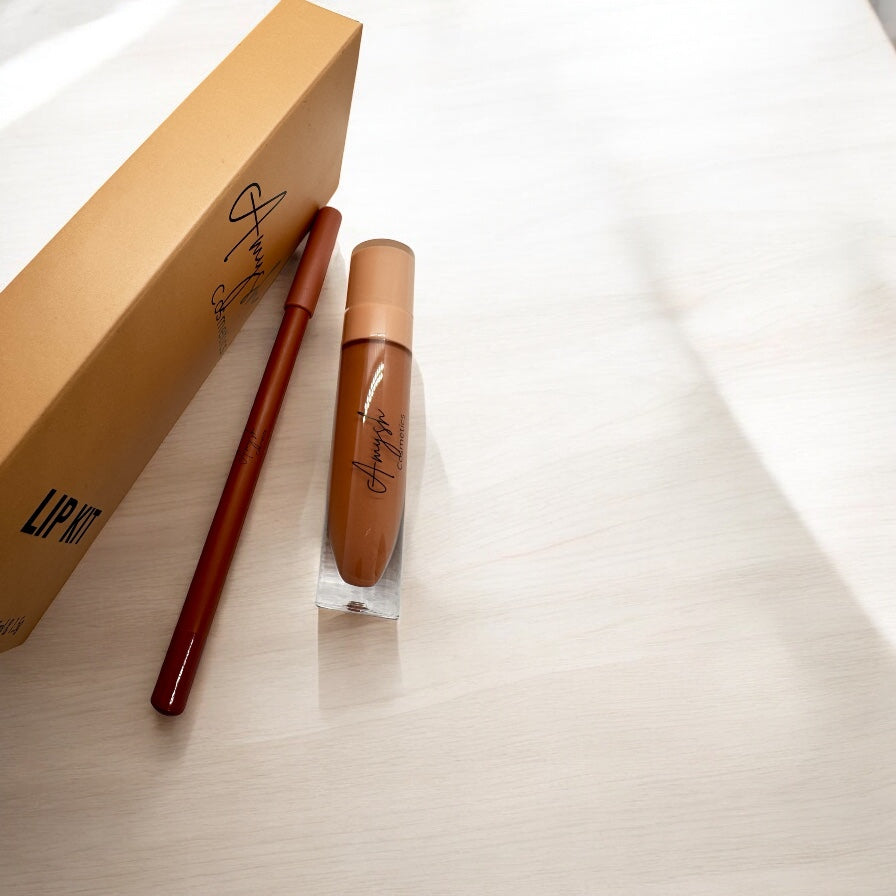 Lip Kit - Lèvres Sculptées & Brillance Intense