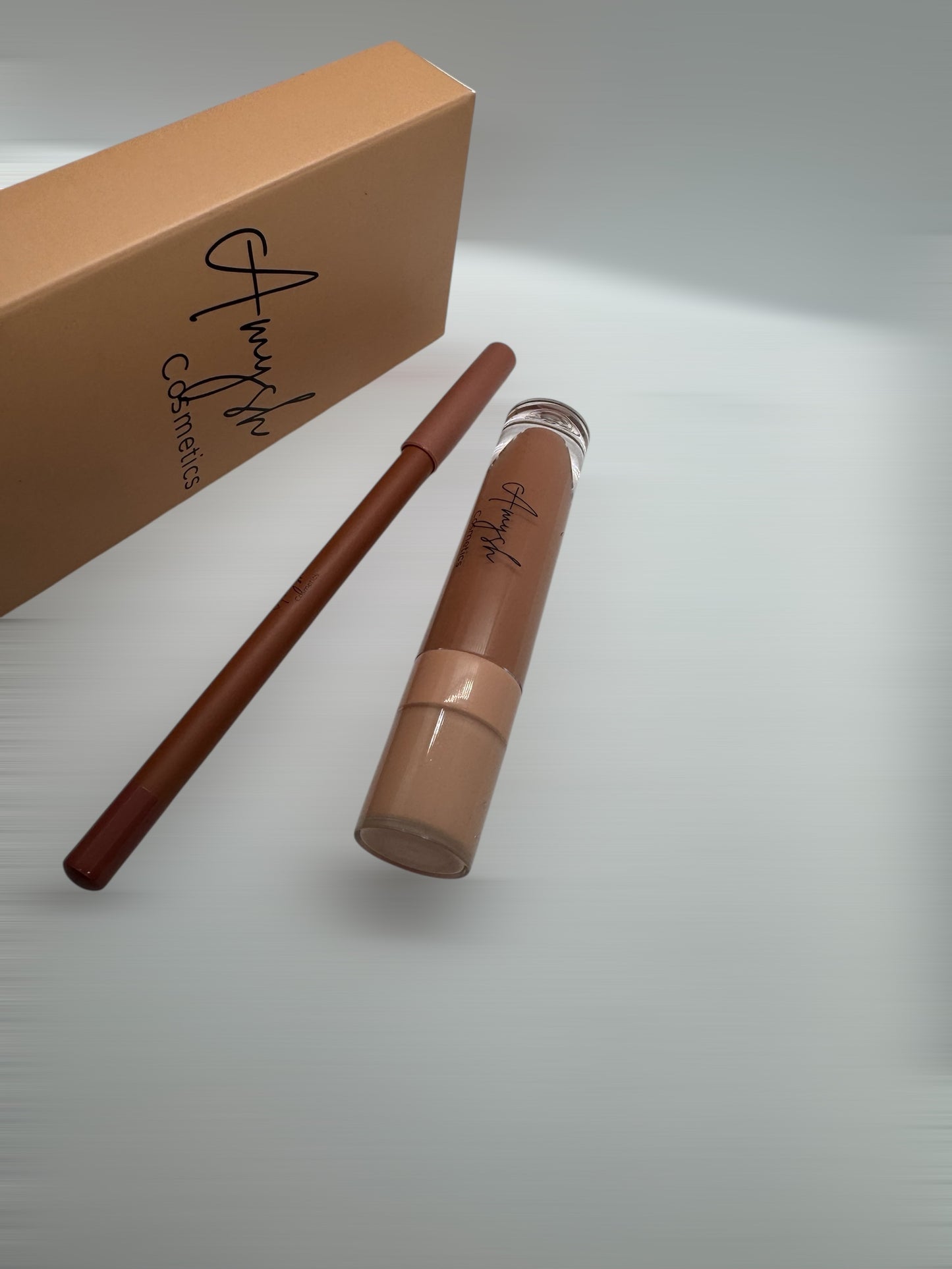 Lip Kit - Lèvres Sculptées & Brillance Intense