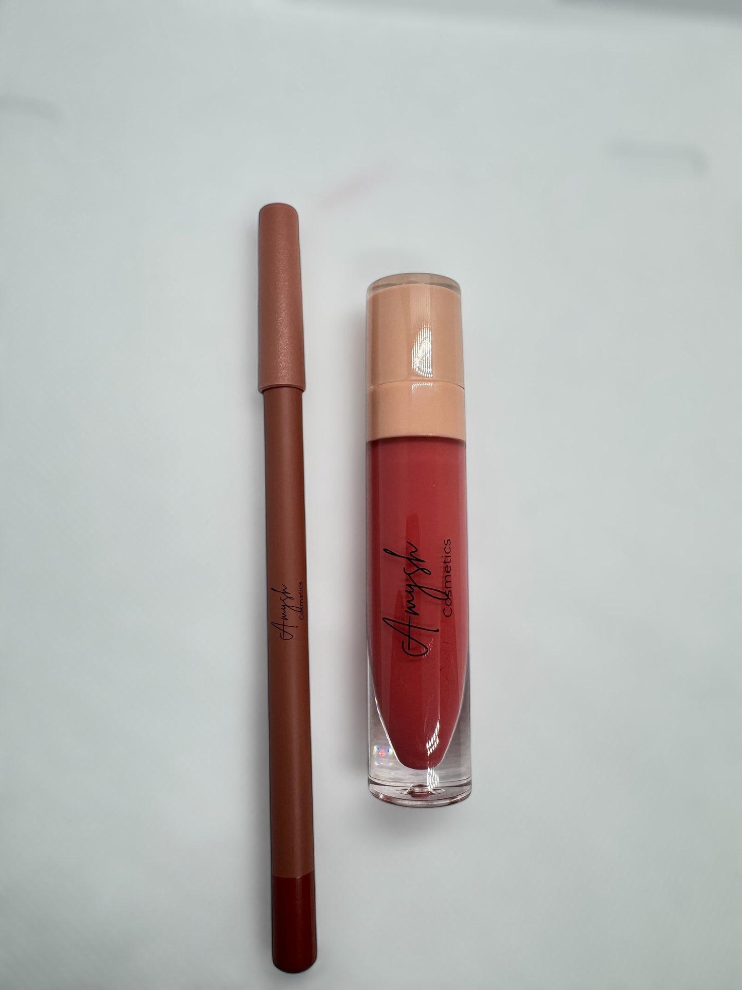 Lip Kit - Lèvres Sculptées & Brillance Intense