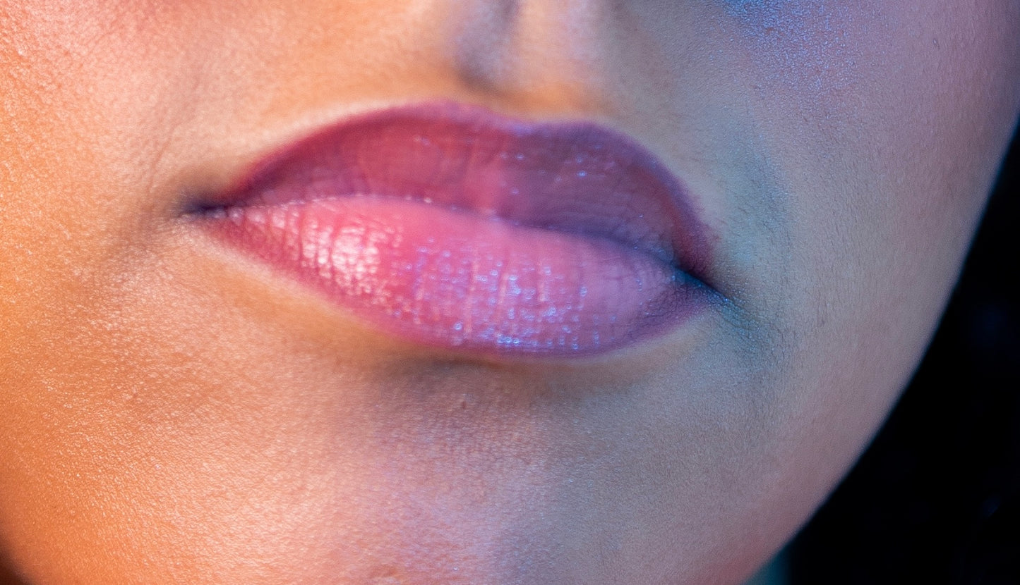 Lip Kit - Lèvres Sculptées & Brillance Intense